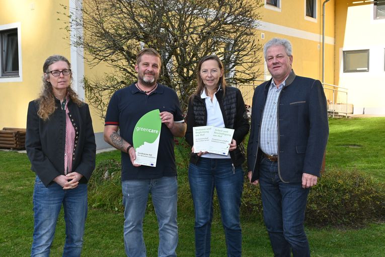 Green_Care_Hoftafelverleihung_LK_OÖ.jpg © LK OÖ/Frei-Ollmann Green_Care_Hoftafelverleihung_LK_OÖ.jpg © LK OÖ/Frei-Ollmann