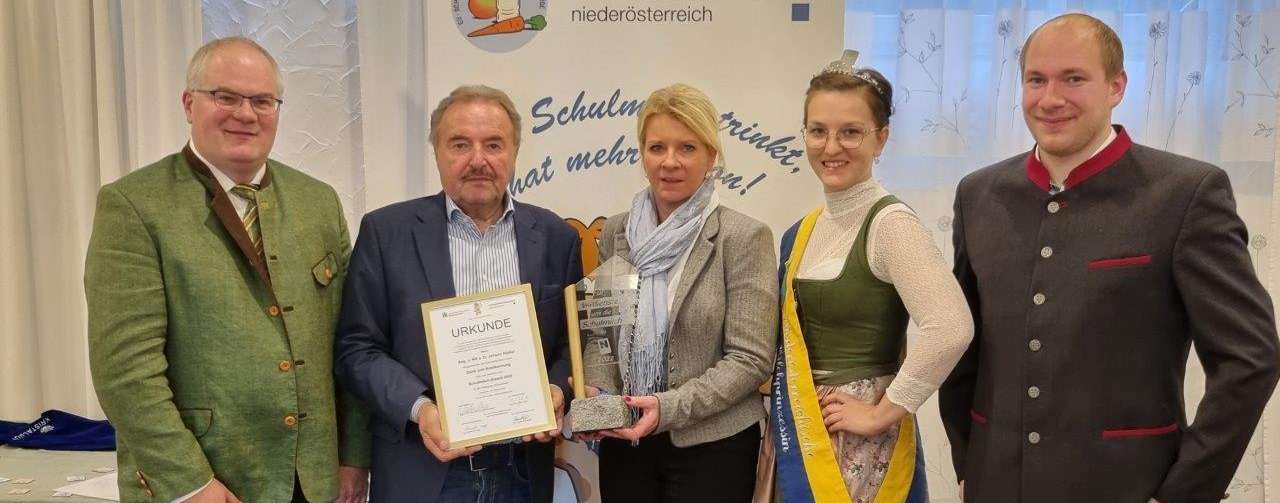 Preisträger und Ehrengäste bei der Verleihung des Schulmilchawards 2022