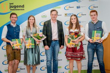 Besondere Ehrung der Bundessieger der Landjugend Niederösterreich. © Landjugend NÖ/Georg Pomaßl Besondere Ehrung der Bundessieger der Landjugend Niederösterreich. © Landjugend NÖ/Georg Pomaßl