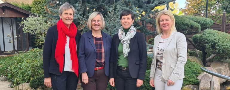 4-Länder-Treffen Nov. 2022 Gruppenfoto der Präsidentinnen