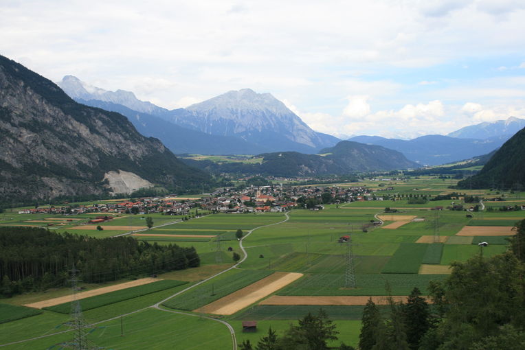 Landschaft, Wiesen, Felder, Berge, Wald, Silz (Darmann).jpg © LK Tirol