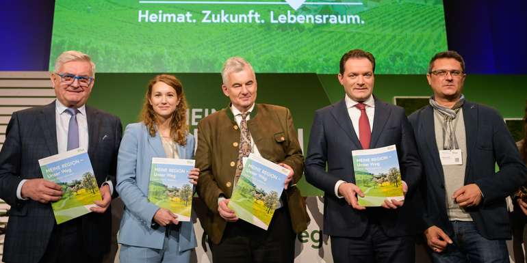 Neue Regionen-Strategie 30.11.2022 Neue Regionen-Strategie 30.11.2022
