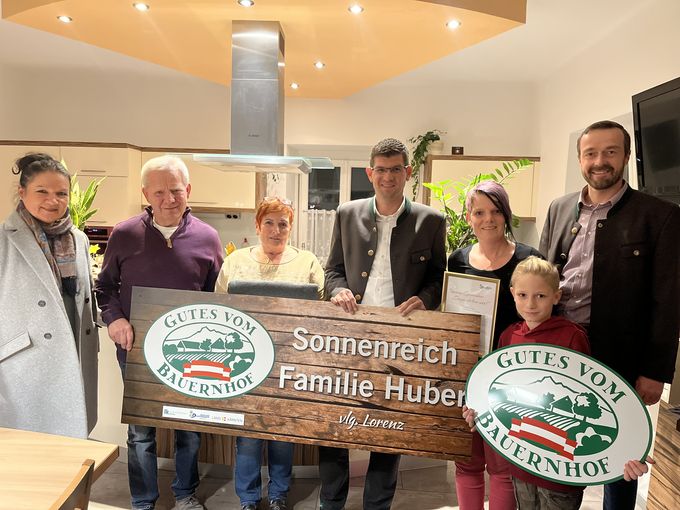 Hoftafel Huber 2022-11-30_LRG DV Fam Huber (2).jpg © Büro LR Gruber/Posch Hoftafel Huber 2022-11-30_LRG DV Fam Huber (2).jpg © Büro LR Gruber/Posch