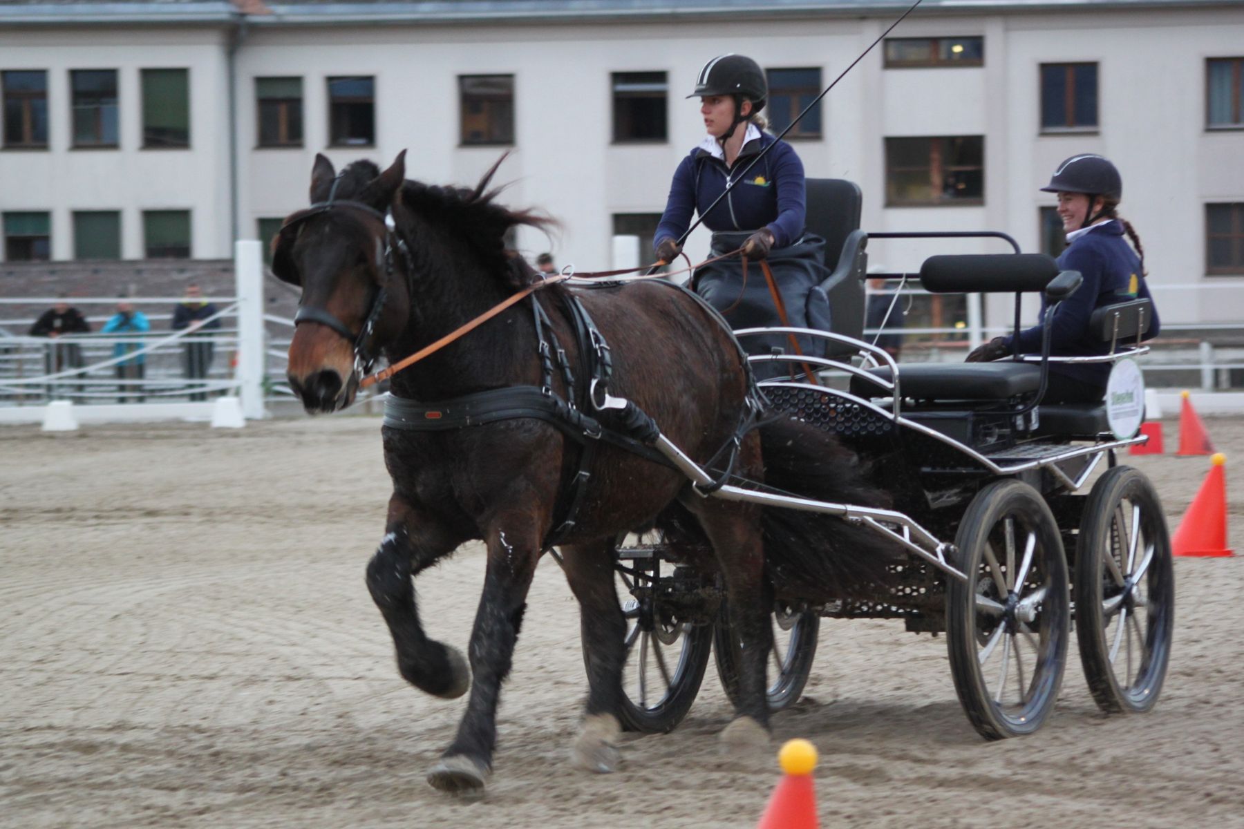 KEGELFAHREN.jpg © Petra Stauder KEGELFAHREN.jpg © Petra Stauder