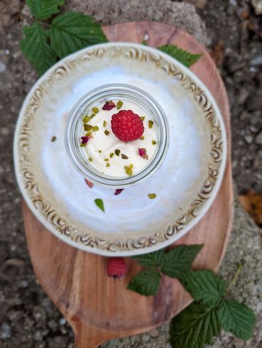 Weiße Schokomousse.jpg © Höfelmaier Weiße Schokomousse.jpg © Höfelmaier