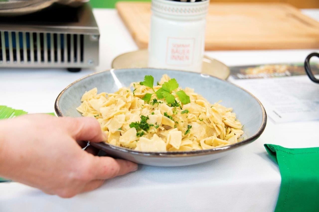 Initiative  Selbstbewusst kochen  zeigt, wie man mit selbst kochen Geld sparen kann. © Eva Lechner/LK Niederösterreich Initiative  Selbstbewusst kochen  zeigt, wie man mit selbst kochen Geld sparen kann. © Eva Lechner/LK Niederösterreich