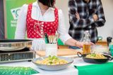Initiative  Selbstbewusst kochen  zeigt, wie man mit selbst kochen Geld sparen kann. © Eva Lechner/LK Niederösterreich Initiative  Selbstbewusst kochen  zeigt, wie man mit selbst kochen Geld sparen kann. © Eva Lechner/LK Niederösterreich