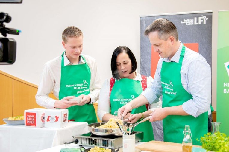 Initiative  Selbstbewusst kochen  zeigt, wie man mit selbst kochen Geld sparen kann. © Eva Lechner/LK Niederösterreich