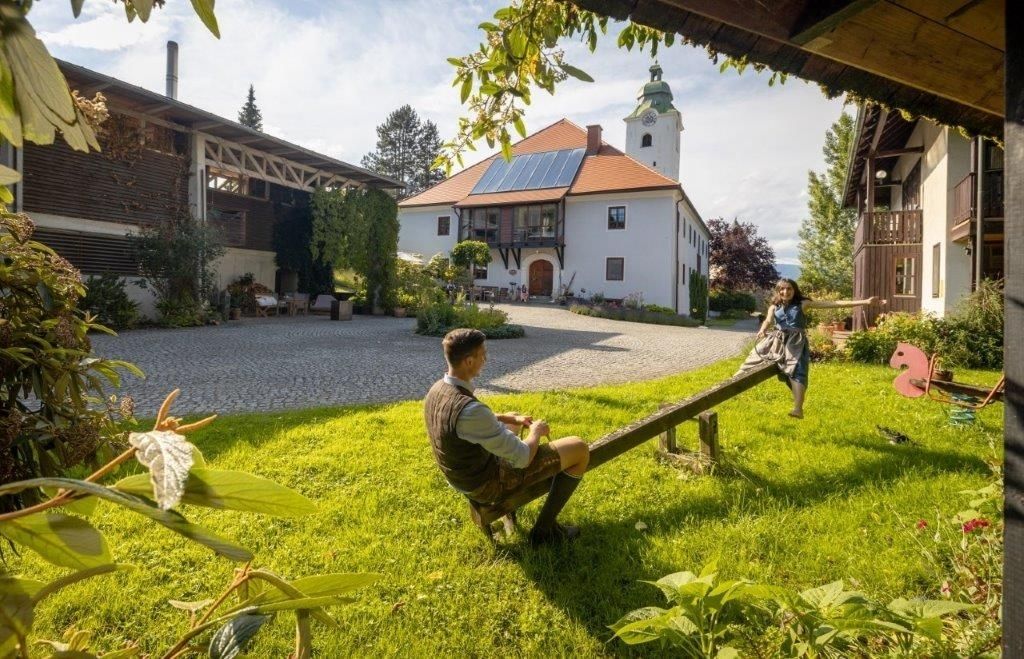 Viktorhof Juni 20_Prasser_Haus_Hofbild.jpg © Prasser Viktorhof Juni 20_Prasser_Haus_Hofbild.jpg © Prasser