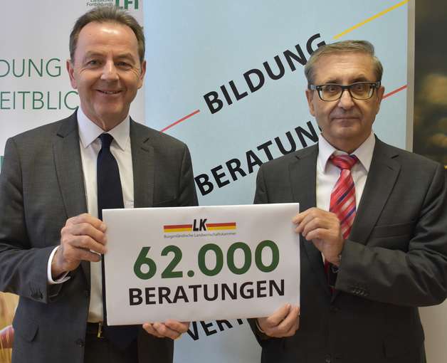 PK_Agrarjahr2023_Berlakovich_Kugler_Beratungen_2.jpg © Tesch-Wessely/LK Burgenland PK_Agrarjahr2023_Berlakovich_Kugler_Beratungen_2.jpg © Tesch-Wessely/LK Burgenland