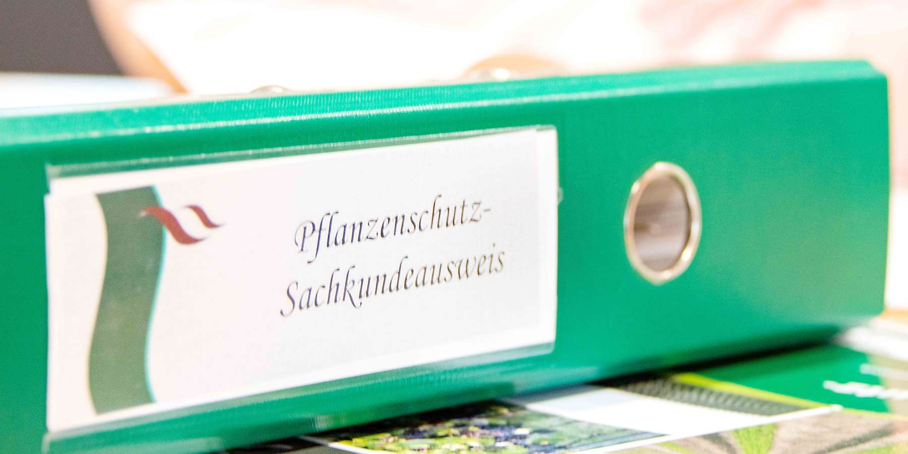 Weiterbildung für Verlängerung des Pflanzenschutz-Sachkundeausweises am besten immer mit bedenken. © Eva Lechner/LK Niederösterreich Weiterbildung für Verlängerung des Pflanzenschutz-Sachkundeausweises am besten immer mit bedenken. © Eva Lechner/LK Niederösterreich