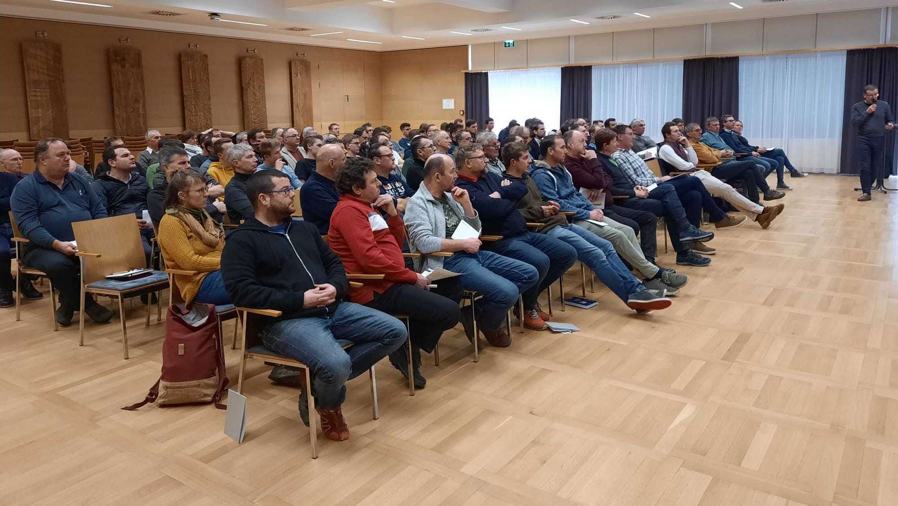 Fachnachmittag zum Thema: "Nachhaltiger BIO Maisanbau", 1. Februar 2023, HLBLA St. Florian Fachnachmittag zum Thema: "Nachhaltiger BIO Maisanbau", 1. Februar 2023, HLBLA St. Florian