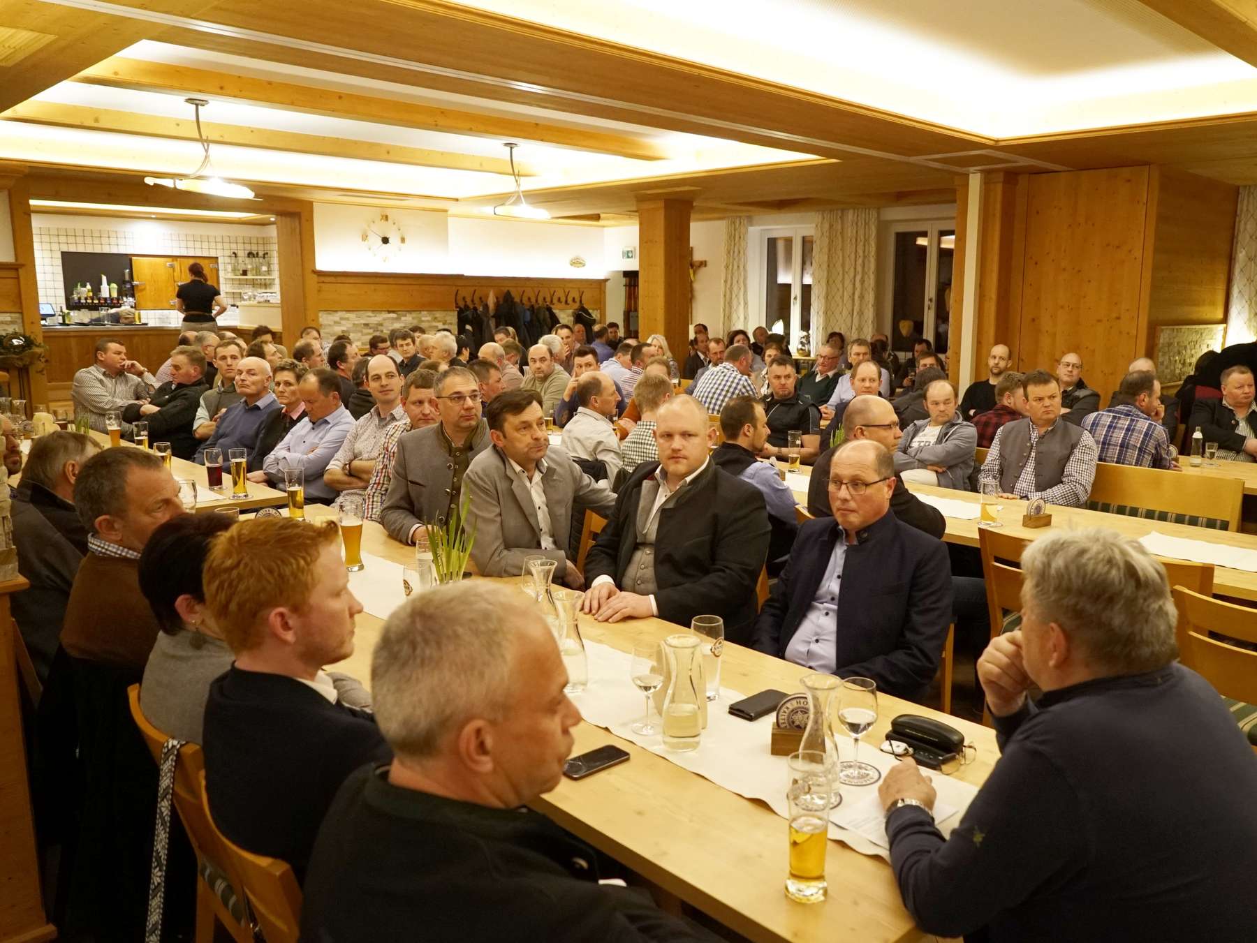 Tennengauer Bauerntag_Es ist schon bald wie beim Fußball.jpg © Kronreif Tennengauer Bauerntag_Es ist schon bald wie beim Fußball.jpg © Kronreif