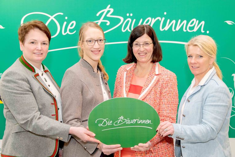 Foto 1_GF-Wechsel Bäuerinnen NÖ.jpg © Eva Lechner/LK Niederösterreich Foto 1_GF-Wechsel Bäuerinnen NÖ.jpg © Eva Lechner/LK Niederösterreich