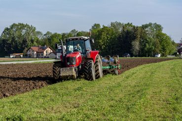 Gruenlandumbruch.jpg © agrarfoto.com