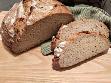 Roggen Sauerteigbrot.jpg