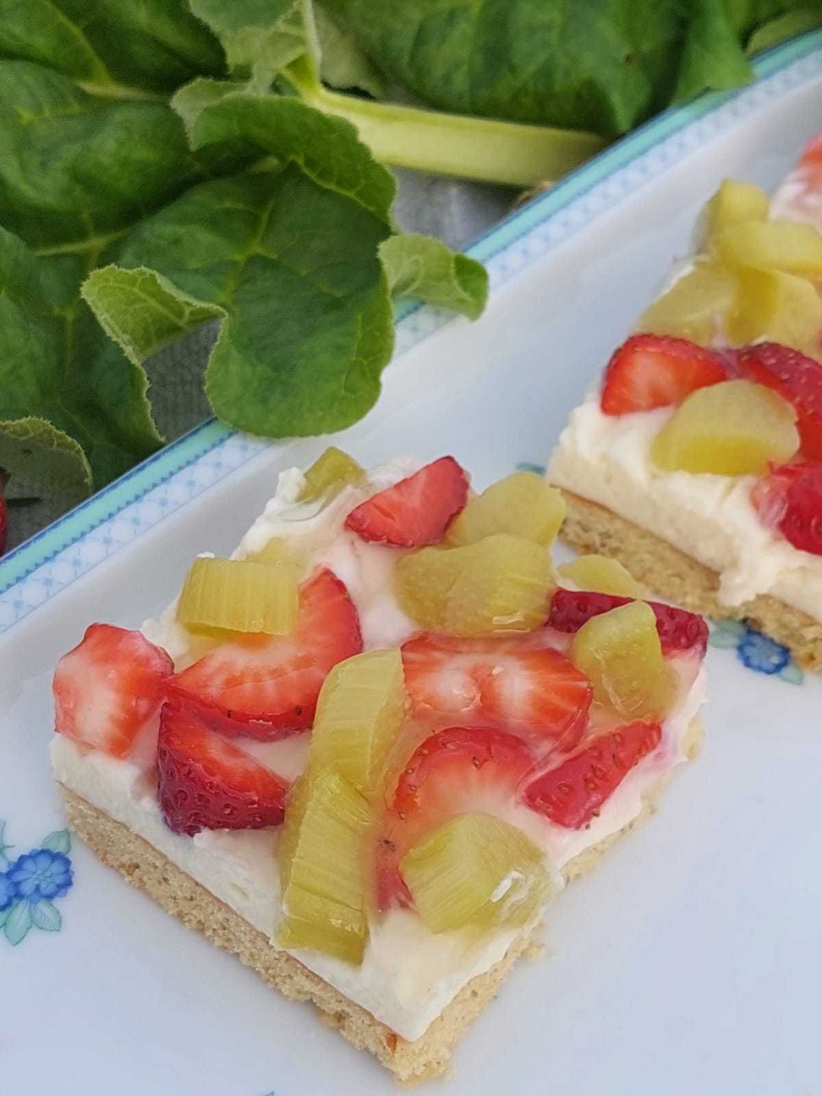 Foto Mürber Erdbeer-Rhabarber-Kuchen.jpg © Schlager-Haslauer Foto Mürber Erdbeer-Rhabarber-Kuchen.jpg © Schlager-Haslauer