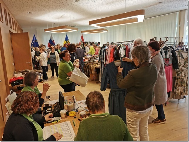 Download (2).png Download (2).png