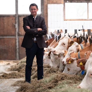 "Die importierte Billigmilch drückt die heimischen Milchbauern an die Wand", beanstandet der LK-Präsident die Einkaufsstrategie des Handels im Eigenmarkenbereich..jpg