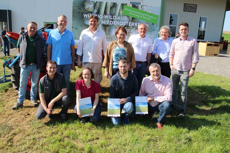 Das Projektteam der ARGE Knoblauch setzt sich für zukunftsfähige Anbaumöglichkeiten von heimischem Knoblauch in Ö ein. © Julia Neuwirth/LK Niederösterreich
