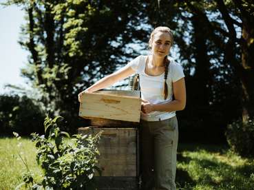 230613_JJANK_Bienenlieb_Gneis_Elli-1886.jpg © Bienenlieb