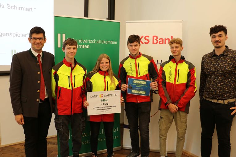 Waldgeschichten 1. Platz_LFS Stiegerhof mit dem Video Laubholzbewirtschaftung will gelernt sein.jpg © LK Kärnten/Mittinger Waldgeschichten 1. Platz_LFS Stiegerhof mit dem Video Laubholzbewirtschaftung will gelernt sein.jpg © LK Kärnten/Mittinger