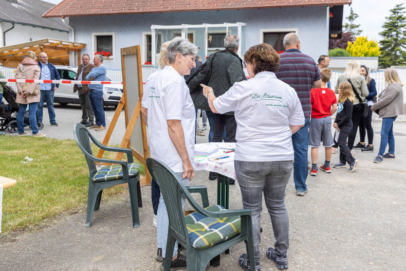 Eröffnung der AckerkulTOUR 2023 © Die Bäuerinnen im Gebiet Schwechat Eröffnung der AckerkulTOUR 2023 © Die Bäuerinnen im Gebiet Schwechat