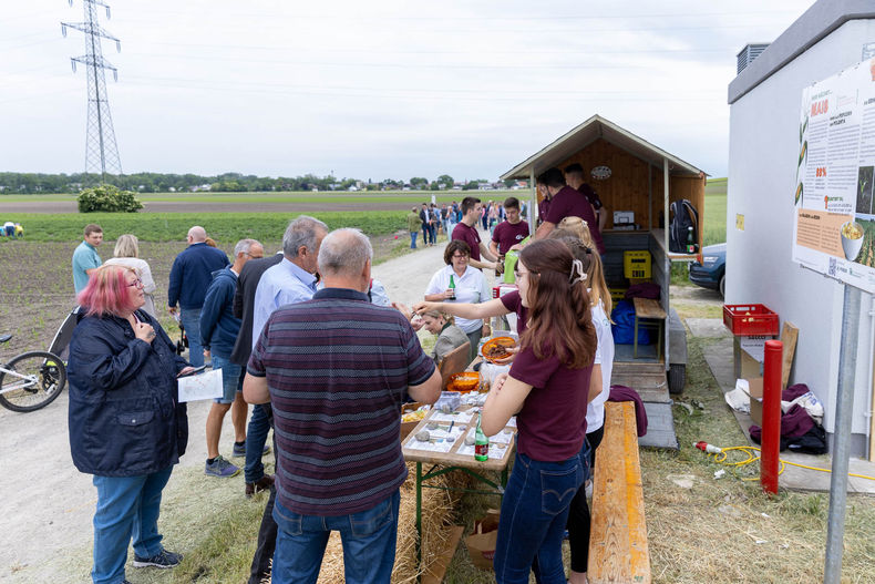 Eröffnung der AckerkulTOUR 2023 © Die Bäuerinnen im Gebiet Schwechat Eröffnung der AckerkulTOUR 2023 © Die Bäuerinnen im Gebiet Schwechat