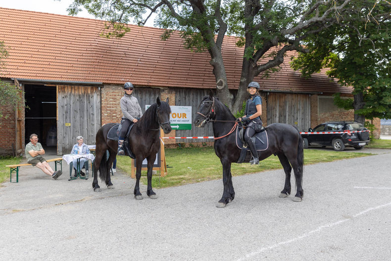 Eröffnung der AckerkulTOUR 2023 © Die Bäuerinnen im Gebiet Schwechat Eröffnung der AckerkulTOUR 2023 © Die Bäuerinnen im Gebiet Schwechat