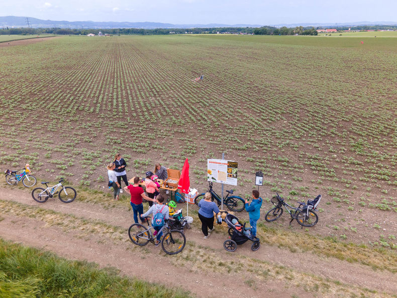 Eröffnung der AckerkulTOUR 2023 © Die Bäuerinnen im Gebiet Schwechat Eröffnung der AckerkulTOUR 2023 © Die Bäuerinnen im Gebiet Schwechat