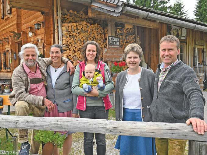 Bayerisch-österreichische Alm gemeinschaft mit Charme .jpg