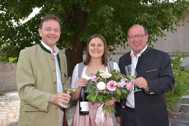 Berlakovich, Weinkönigin 2023 Hannah Wetschka, Liegenfeld.jpg