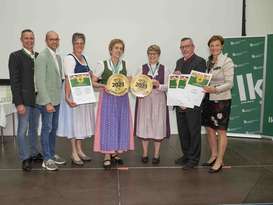 Steirische Spezialitätenprämierung - Doppellandessieger: Annemarie u. Rosina Grabin Steirische Spezialitätenprämierung - Doppellandessieger: Annemarie u. Rosina Grabin