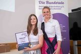 Emma Benedikt (BG/BRG Köflach) freut sich über den 2. Preis in der Kategorie Quiz Unterstufe © LK Steiermark/Danner