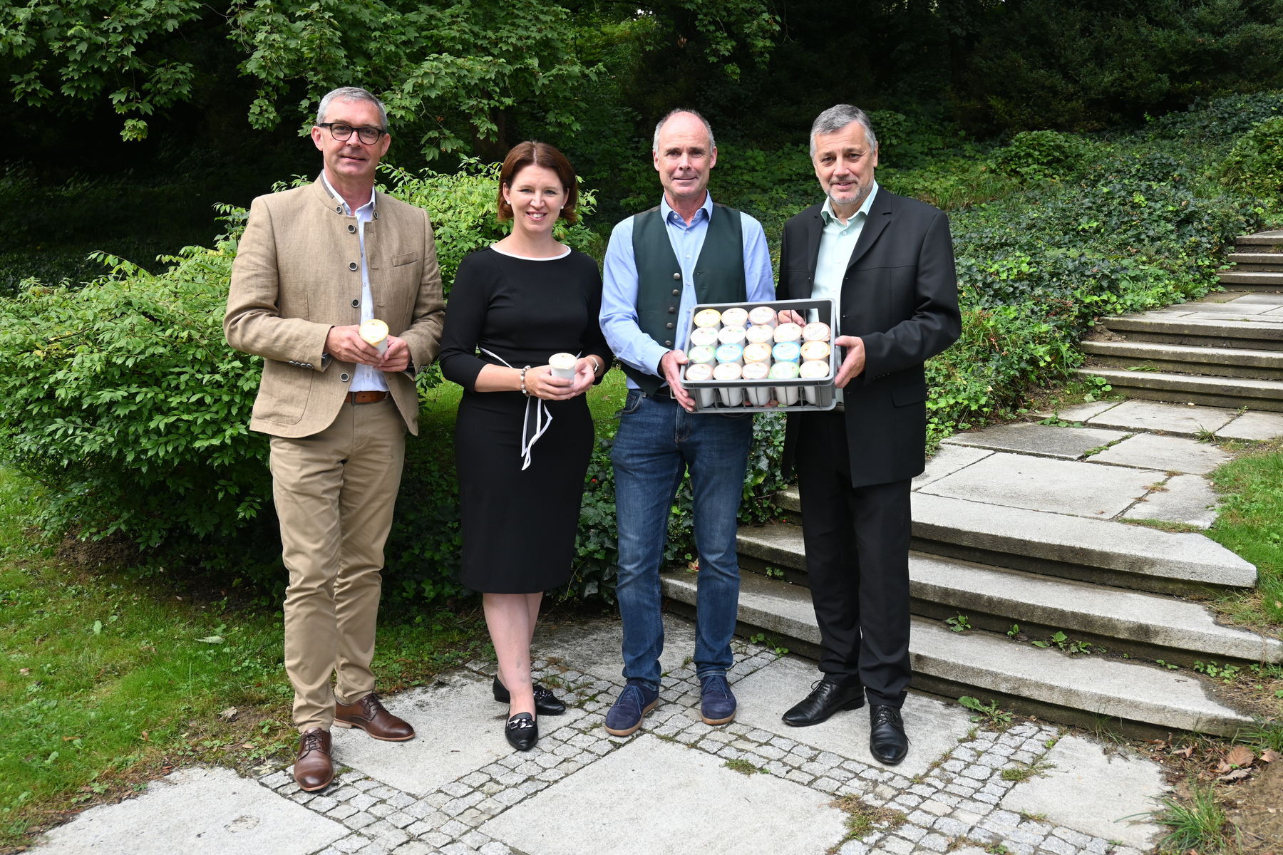 Waldenberger_LangerWeninger_Hannes Strobl_Alfred Klampfer__LK OÖ_Stollmayer.jpg © Landwirtschaftskammer Oberösterreich Waldenberger_LangerWeninger_Hannes Strobl_Alfred Klampfer__LK OÖ_Stollmayer.jpg © Landwirtschaftskammer Oberösterreich