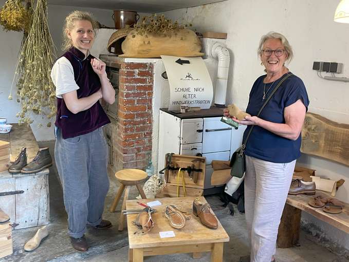 Schuhmacherin im Backhäusl.jpg © Dirnberger Schuhmacherin im Backhäusl.jpg © Dirnberger