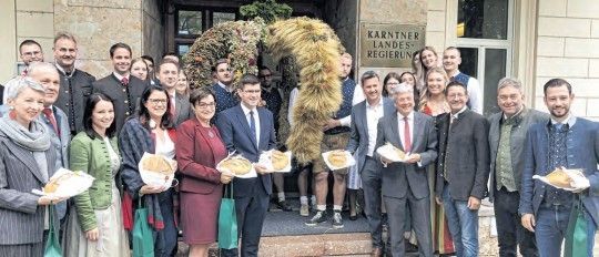 Erntekrone.jpg Erntekrone.jpg