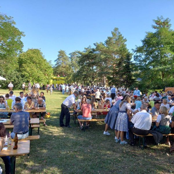 Pfarrgarten.jpg Pfarrgarten.jpg