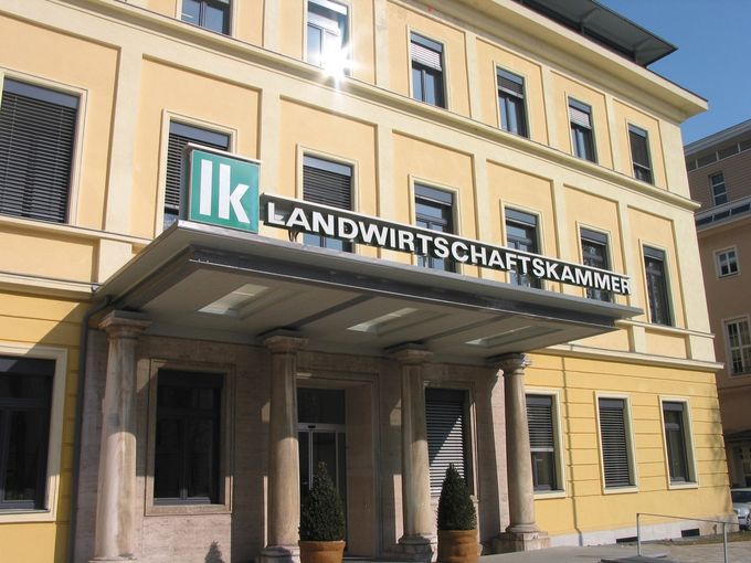 LK Kärnten Gebäude.jpg © kk