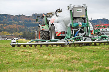 Bodennahe  Gülleausbringung im direkten Vergleich.jpg © Dürnberger/Hatheier