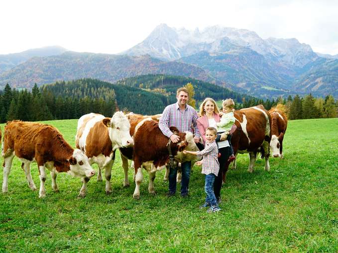 Mit Freude und Elan bei der Sache – Steinerhof in Werfenweng.jpg © Kronreif Mit Freude und Elan bei der Sache – Steinerhof in Werfenweng.jpg © Kronreif