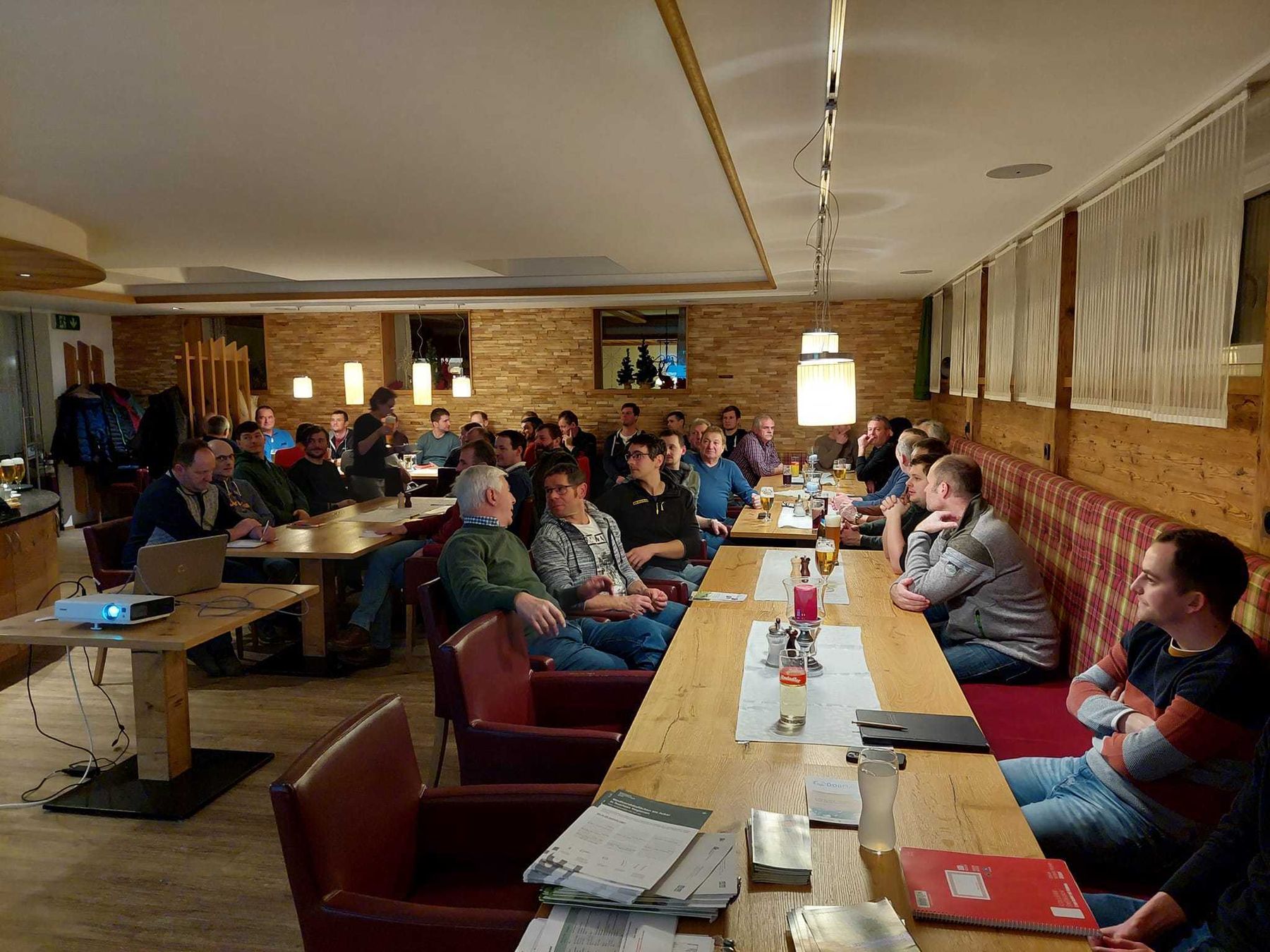 Heute super Stimmung und viele konstruktive Diskussionen in Meggenhofen bei der Infoveranstaltung der Ortsbauernschaft zum Thema "Aktuelles zum Boden- und Gewässerschutz" im Gasthaus Auzinger. Danke für das rege Interesse! © BWSB