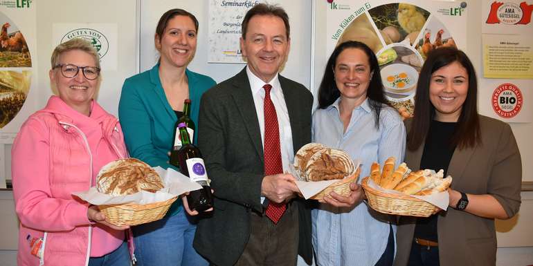 Weltfrauentag Bäuerinnen Botschafterinnen.jpg © Tesch-Wessely/LK Burgenland Weltfrauentag Bäuerinnen Botschafterinnen.jpg © Tesch-Wessely/LK Burgenland