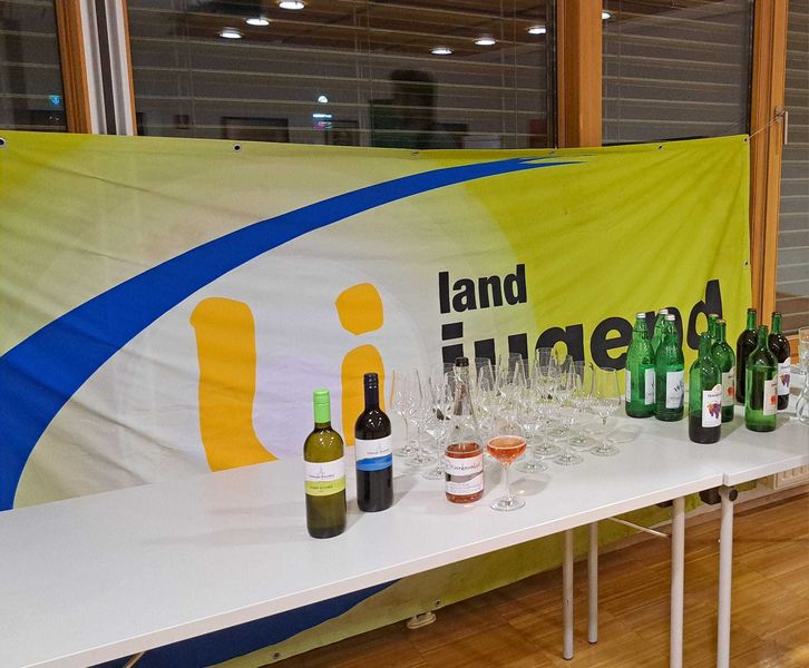 Tag d jungen Frau 1.jpg Tag d jungen Frau 1.jpg