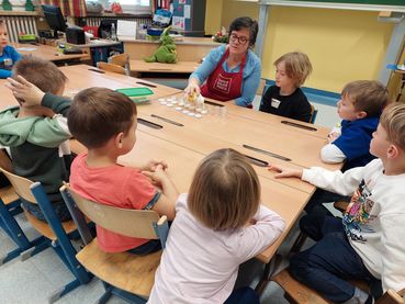 Schuleinsätzen werden die verschiedensten Themen anschaulich vermittelt.jpg