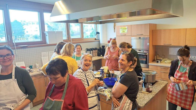 Bowls 17.jpg Bowls 17.jpg