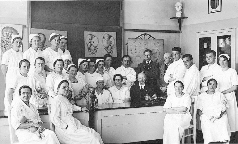 Hebammenschule.jpg © Archiv Hebammenschule.jpg © Archiv
