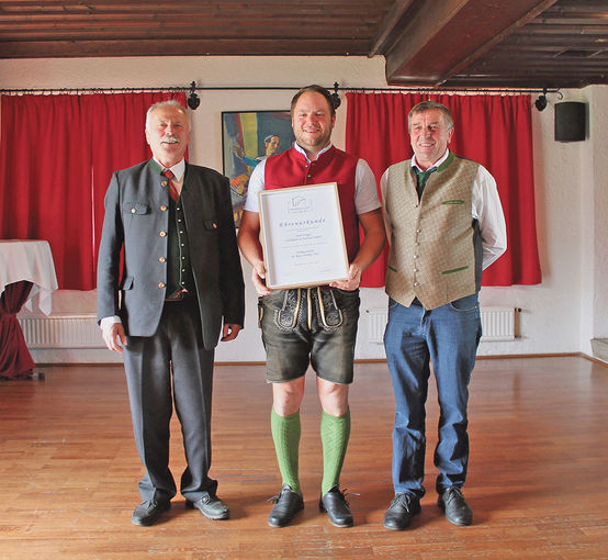 Volles Haus bei der Generalversammlung der Pferdezüchter.jpg