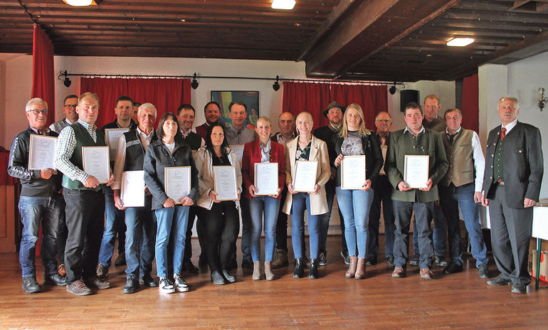 Volles Haus bei der Generalversammlung der Pferdezüchter.jpg