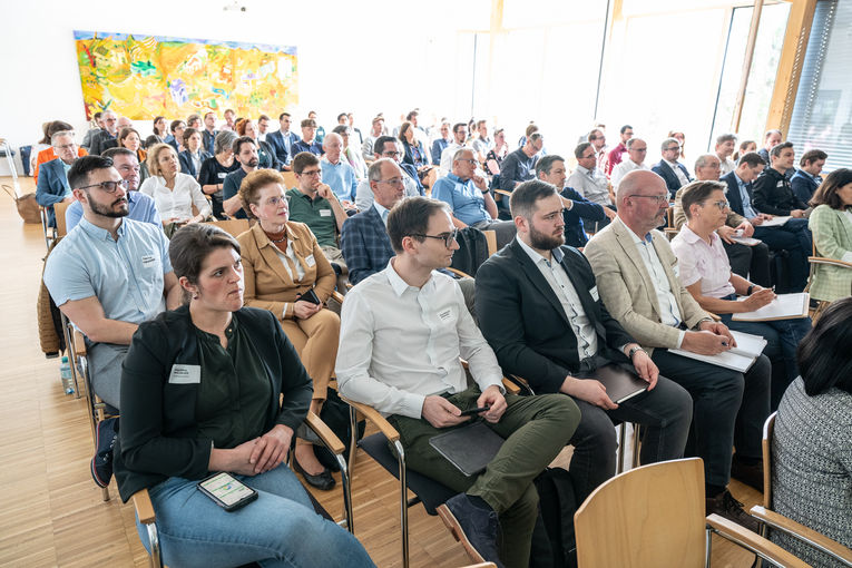 Speeding Up Innovation: KI in der Landwirtschaft © Ing. Gerald Pfabigan/LKÖ Speeding Up Innovation: KI in der Landwirtschaft © Ing. Gerald Pfabigan/LKÖ